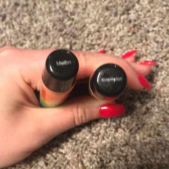 Lip gloss - Picture 2 of 3